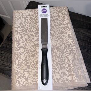 Wilton 13-Inch Angled Stainless Steel Spatula